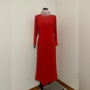 Red Pearl-Accent  Maxi Dress áo dài size L.